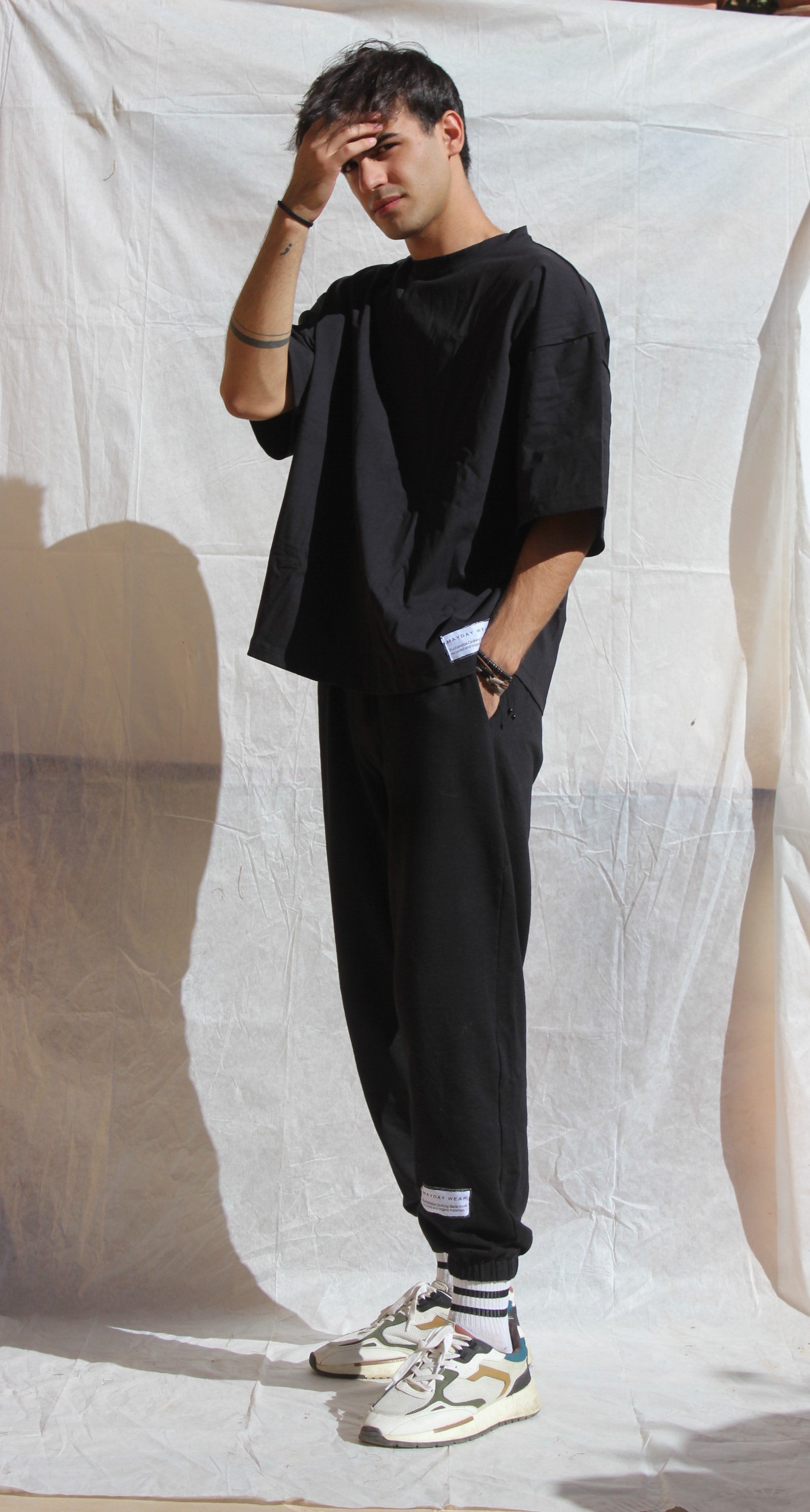 OVERSIZED T - BLACK
