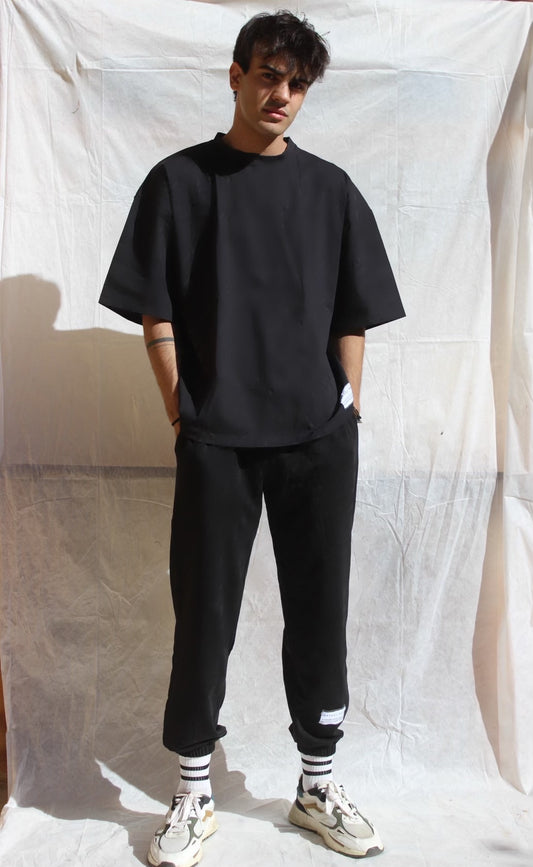 OVERSIZED T - BLACK