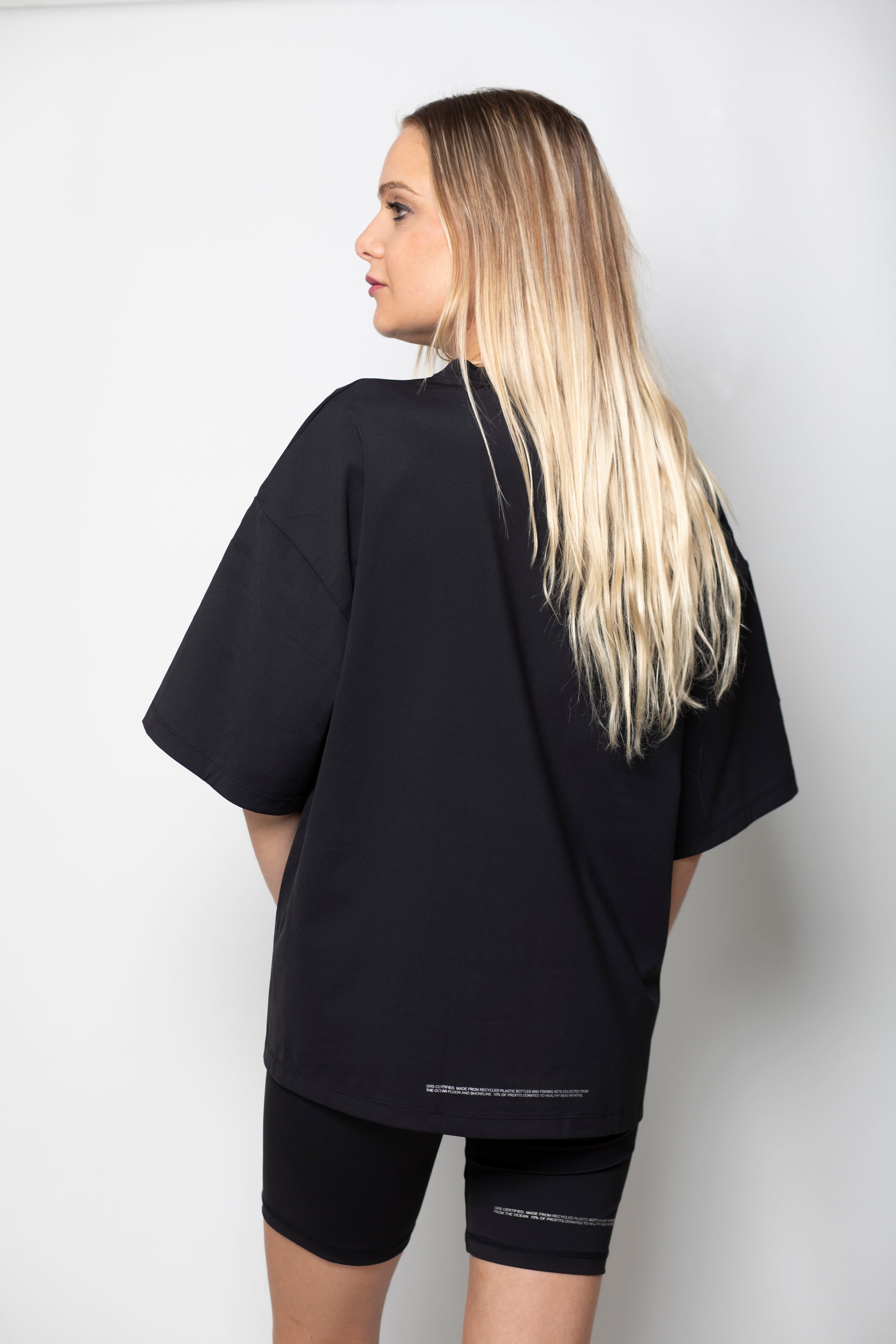 OVERSIZED T - BLACK