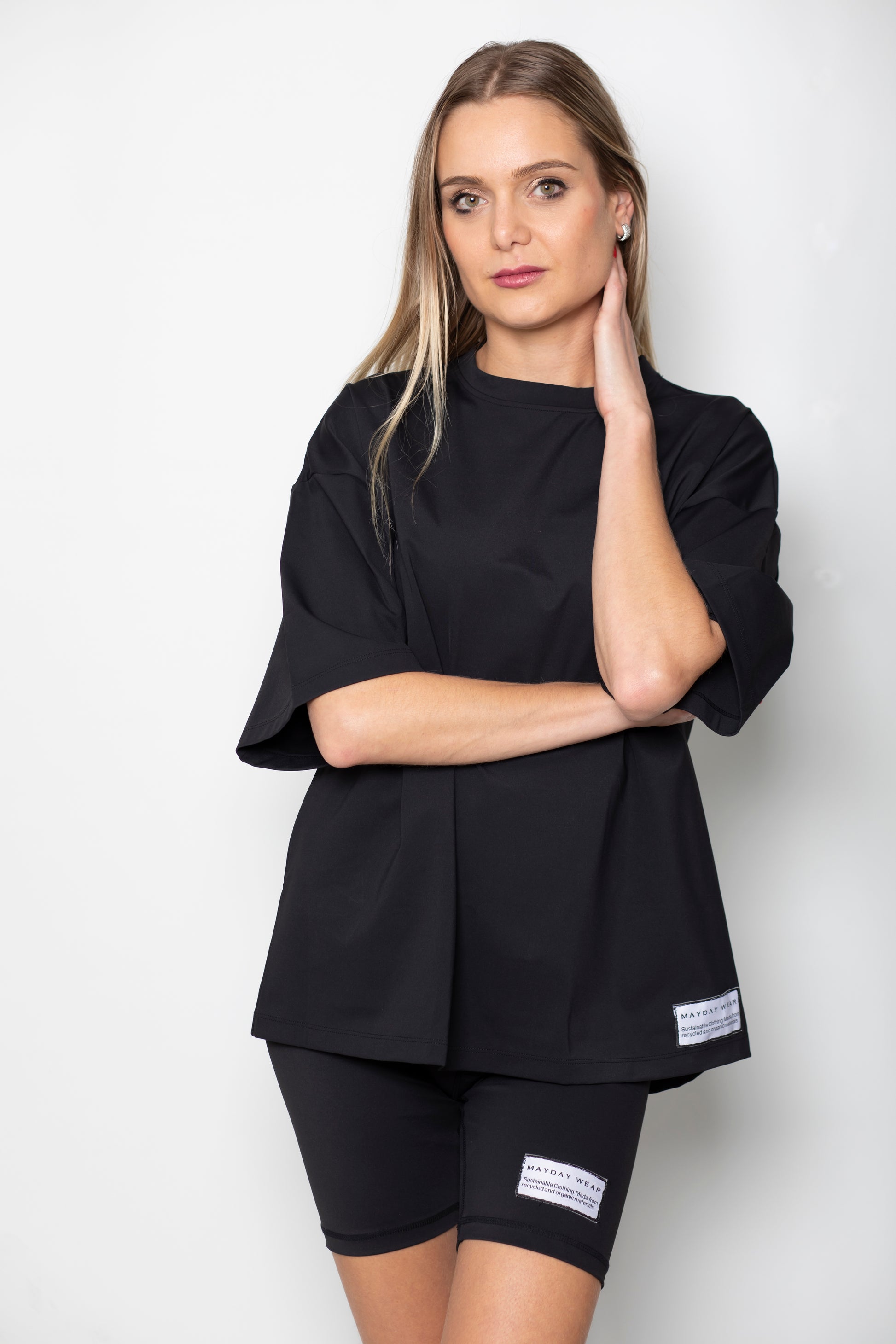 OVERSIZED T - BLACK