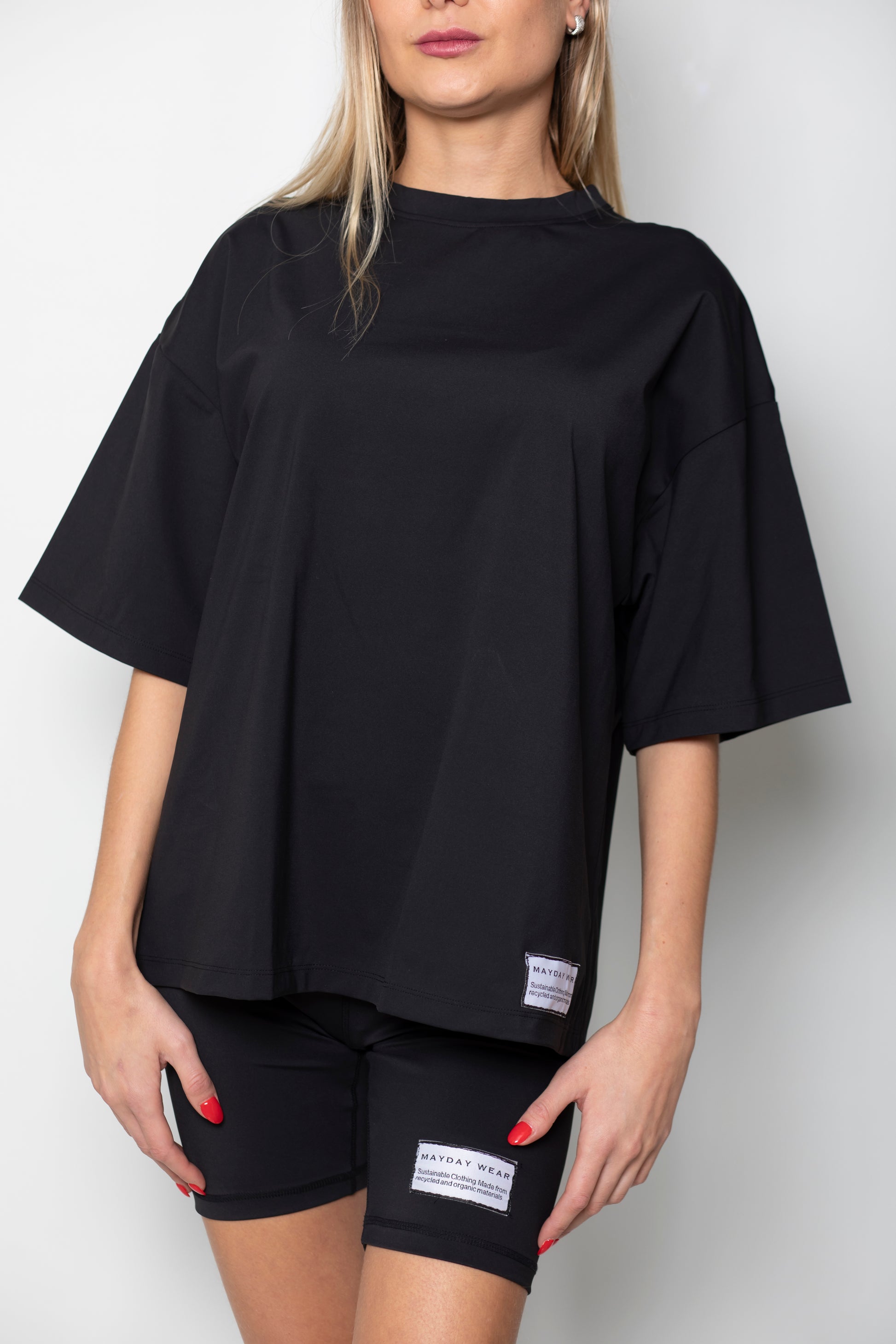OVERSIZED T - BLACK